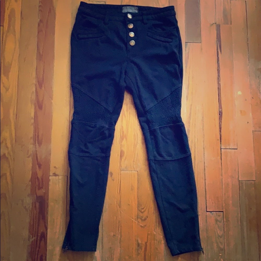 SALE! 🖤 Free People Black Moto Skinny Leggings 29